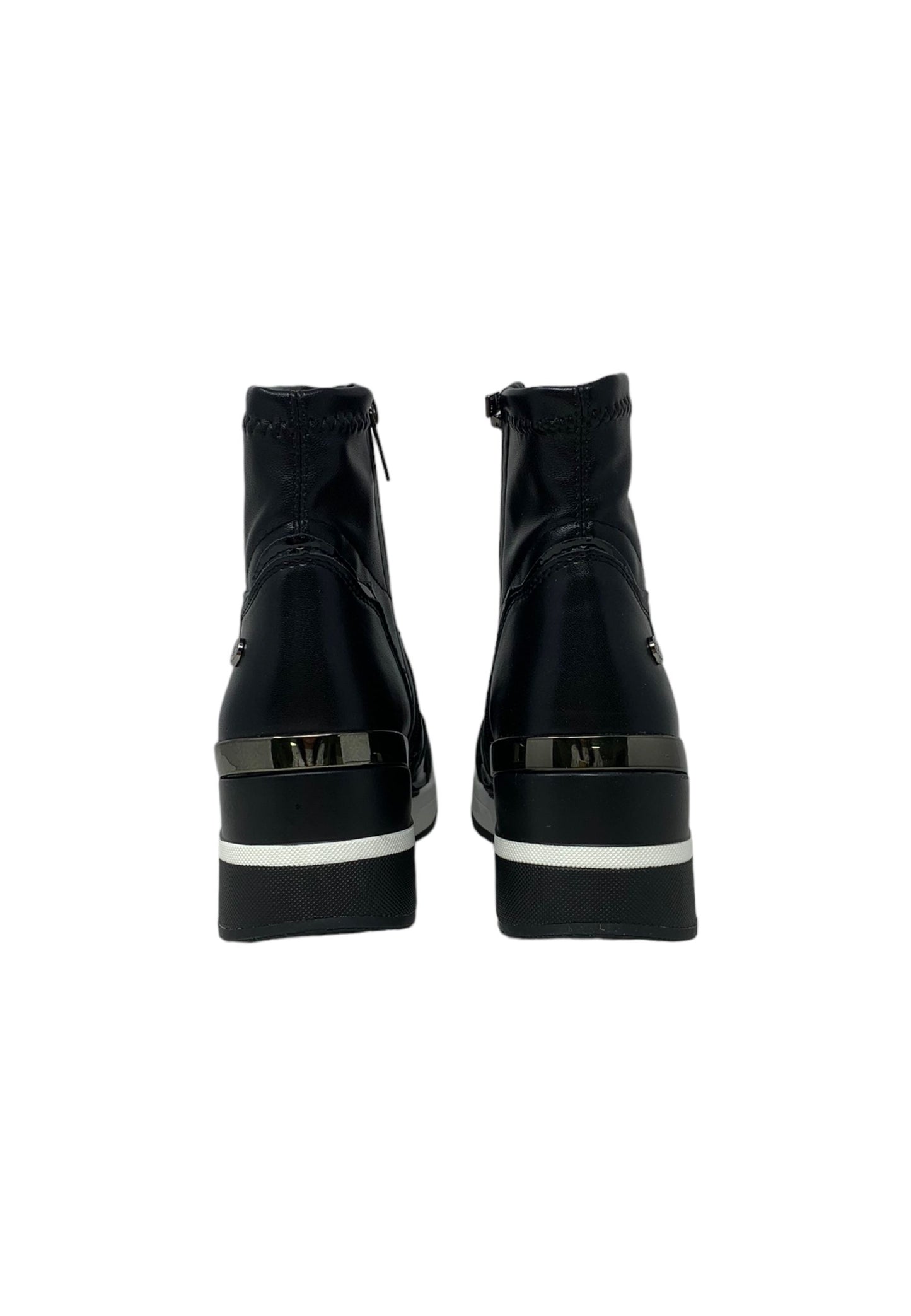 Sneaker alta XTI 140105 negro donna